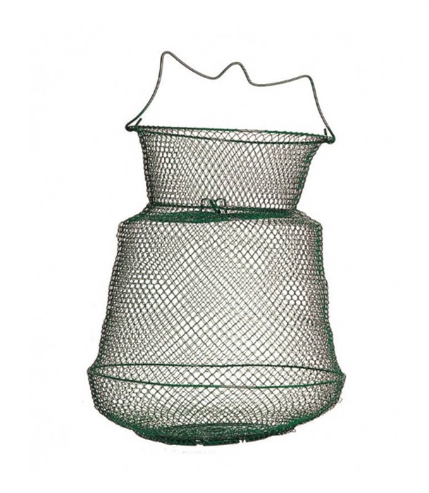 Bourriche de pêche en filet montée sur des cercles métalliques